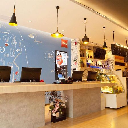 Ibis Tianjin Railway Station North Square Hotel Bagian luar foto