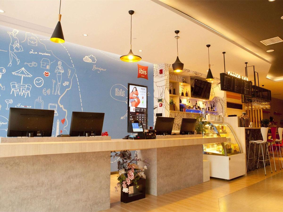 Ibis Tianjin Railway Station North Square Hotel Bagian luar foto