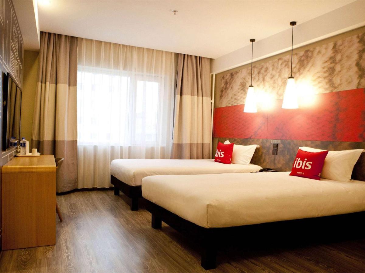 Ibis Tianjin Railway Station North Square Hotel Bagian luar foto