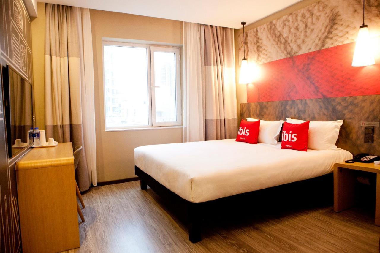 Ibis Tianjin Railway Station North Square Hotel Bagian luar foto