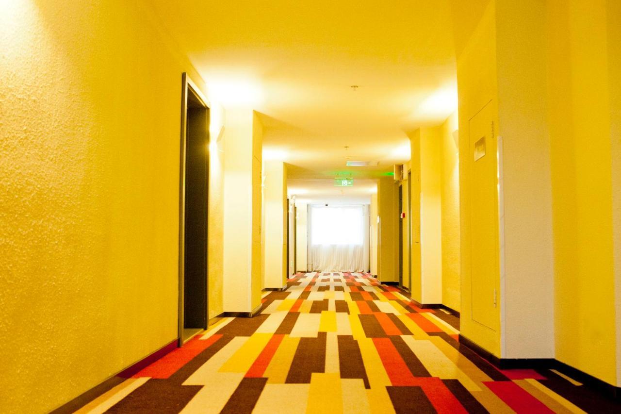Ibis Tianjin Railway Station North Square Hotel Bagian luar foto