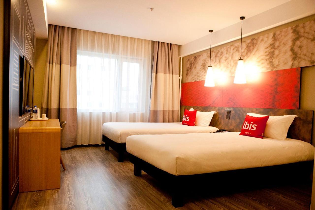 Ibis Tianjin Railway Station North Square Hotel Bagian luar foto