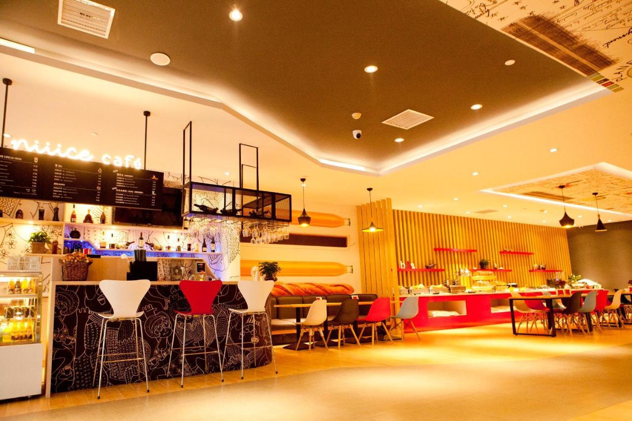 Ibis Tianjin Railway Station North Square Hotel Bagian luar foto